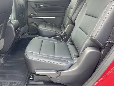 Used 2026 Chevrolet Traverse LT w/ Midnight/Sport Edition FWD image 13