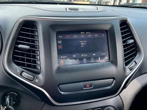 Used 2020 Jeep Cherokee Latitude image 31