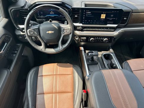 Used 2024 Chevrolet Silverado 1500 High Country w/ Technology Package AWD/4WD image 24