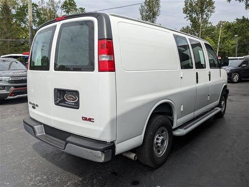 Used 2024 GMC Savana 2500 w/ Driver Convenience Package image 5
