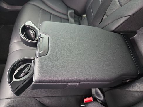 Used 2018 Mercedes-Benz C 300 Sedan image 28