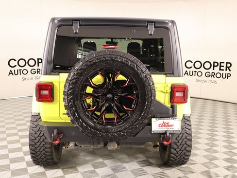 Used 2023 Jeep Wrangler Unlimited Rubicon AWD/4WD image 22