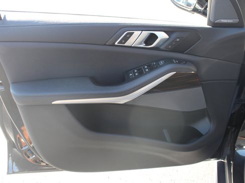 Used 2021 BMW X5 xDrive40i image 11