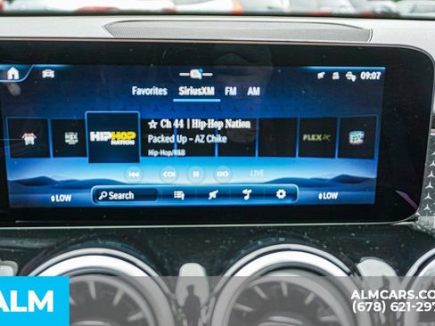 Used 2024 Mercedes-Benz GLB 250 image 38