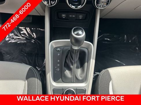 Used 2024 Hyundai Venue SEL FWD image 24
