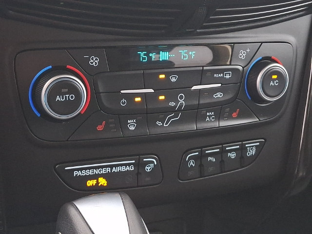 Used 2018 Ford Escape Titanium AWD/4WD image 15