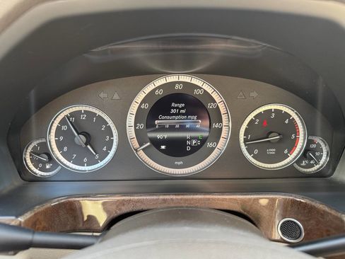 Used 2013 Mercedes-Benz E 350 BlueTEC Sedan image 25