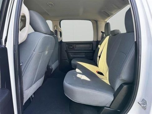 Used 2018 RAM 3500 Tradesman w/ Chrome Appearance Group RWD image 15