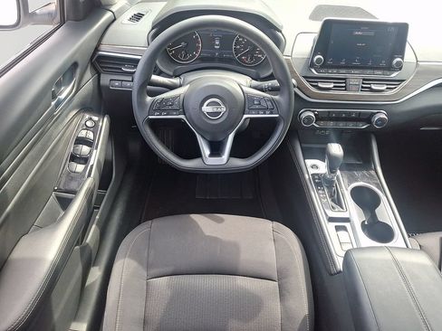 Used 2023 Nissan Altima 2.5 SV AWD/4WD image 11