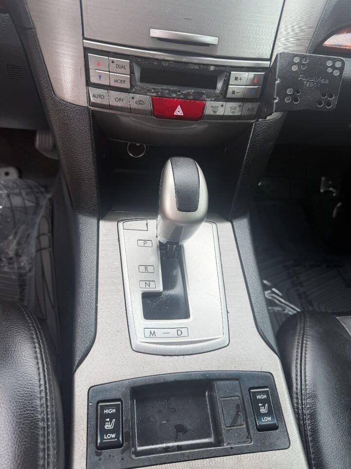 Used 2011 Subaru Outback 2.5i Limited w/ PWR Moonroof Pkg AWD/4WD image 11