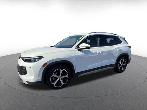 Used 2026 Volkswagen Tiguan SE FWD image 8