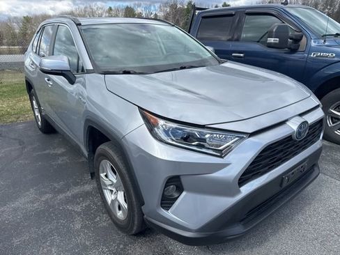 Used 2019 Toyota RAV4 XLE image 2