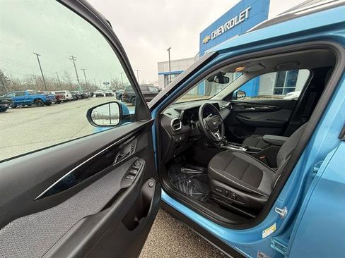 Certified 2025 Chevrolet TrailBlazer LT w/ Convenience Package image 11