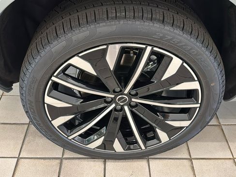 Used 2026 Volvo XC90 B6 Plus w/ Protection Package Premier image 32