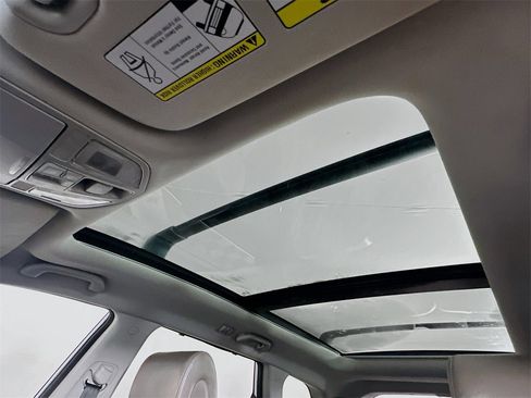 Used 2017 Hyundai Santa Fe Limited image 21