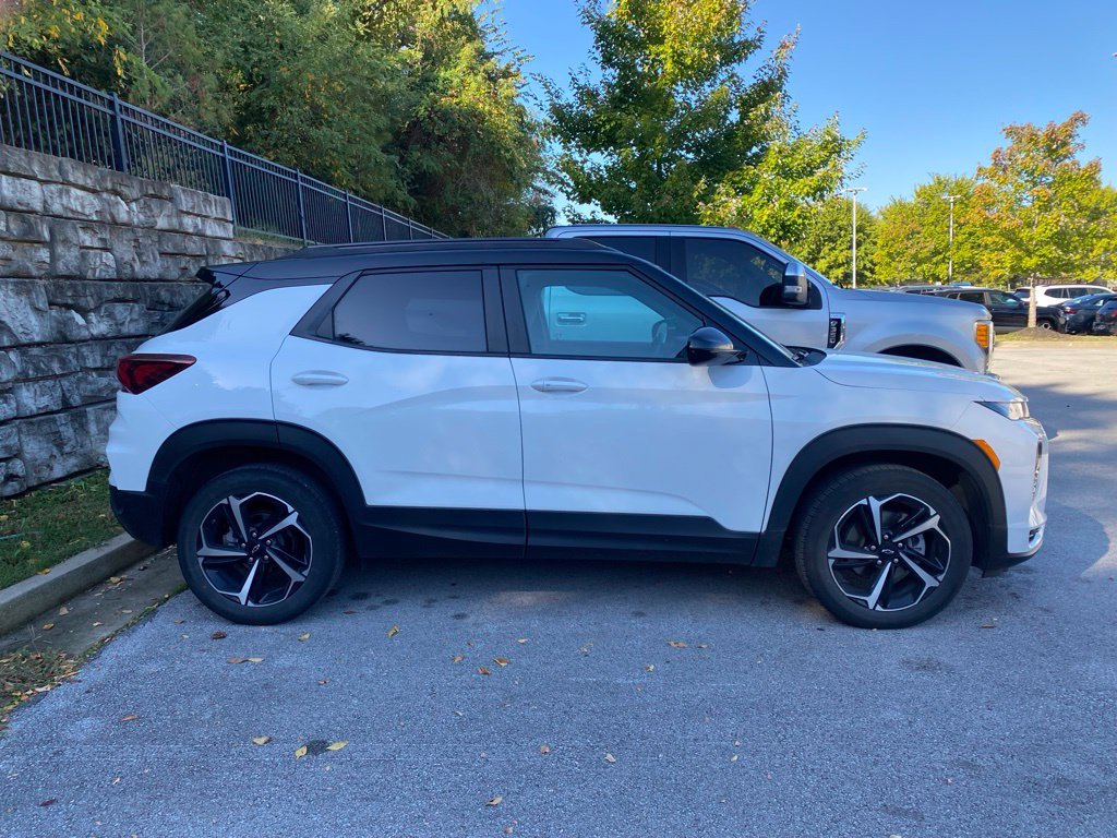 Used 2023 Chevrolet TrailBlazer RS w/ Sun and Liftgate Package AWD/4WD image 4