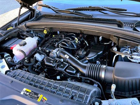 Used 2023 Jeep Grand Cherokee L Laredo image 34