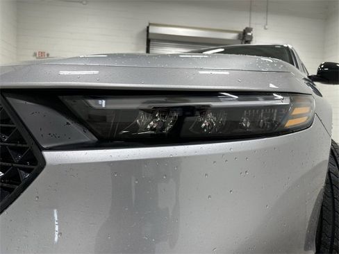 Used 2024 Honda Accord Sport image 11