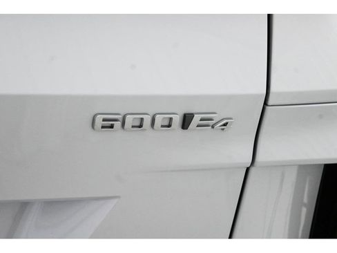 New 2026 Cadillac Lyriq Signature Luxury AWD/4WD image 37