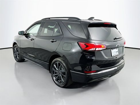 Used 2022 Chevrolet Equinox RS w/ RS Leather Package image 5