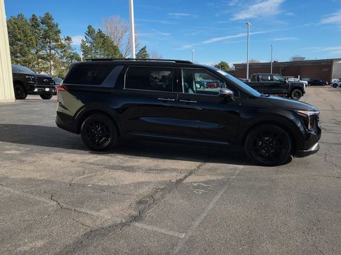 Used 2025 Kia Carnival SX Prestige image 18