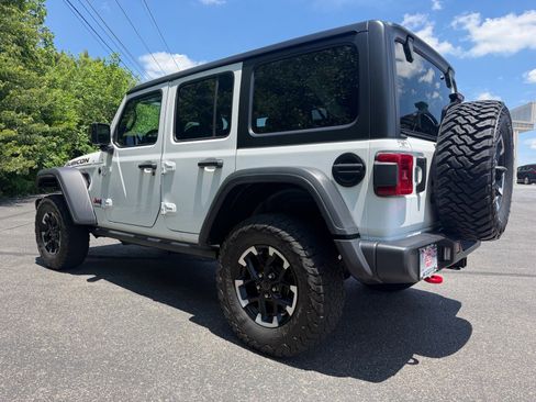 Used 2025 Jeep Wrangler Unlimited Rubicon AWD/4WD image 14
