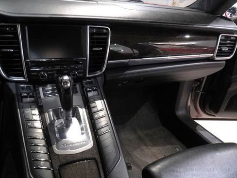 Used 2011 Porsche Panamera Turbo image 17