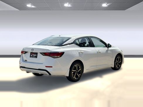 Used 2024 Nissan Sentra SV FWD image 9
