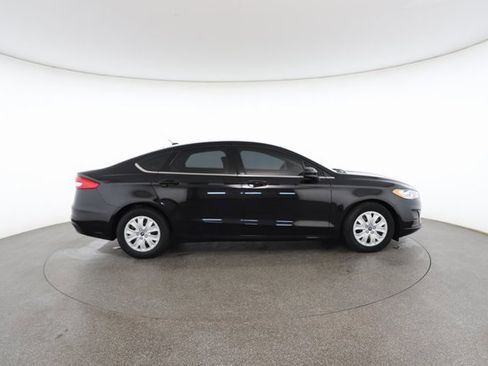 Used 2019 Ford Fusion S image 22