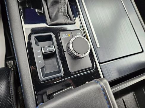 Used 2025 Toyota Sequoia Platinum image 33