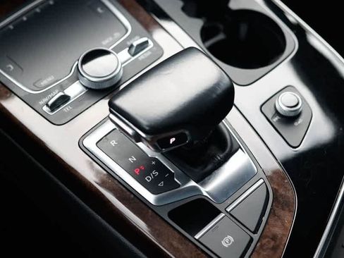 Used 2018 Audi Q7 3.0T Prestige w/ Prestige Package image 38