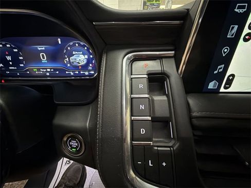 Certified 2024 Chevrolet Suburban Z71 w/ Luxury Package image 20