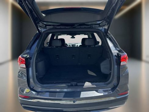 Used 2023 Chevrolet Equinox RS FWD image 11
