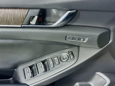 Used 2018 Honda Accord EX-L image 18