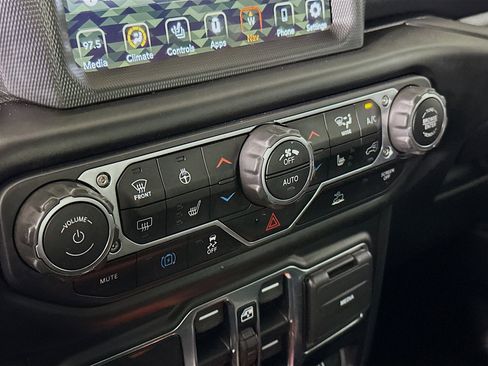 Used 2023 Jeep Wrangler Sahara w/ Cold Weather Group image 23