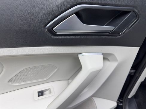 Used 2024 Volkswagen Tiguan SE R-Line image 37