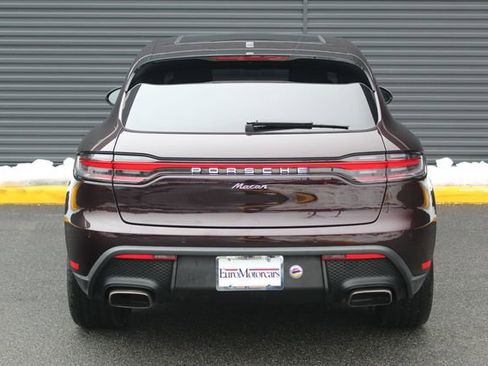 Certified 2025 Porsche Macan image 7