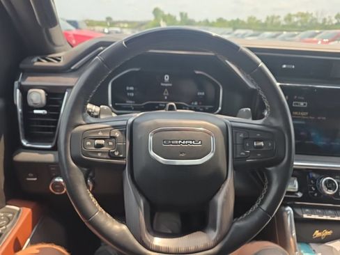 Used 2024 GMC Sierra 1500 Denali Ultimate AWD/4WD image 18