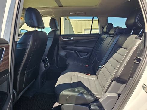 Certified 2024 Volkswagen Atlas SEL AWD/4WD image 12