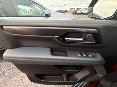 Used 2025 GMC Yukon AT4 image 29