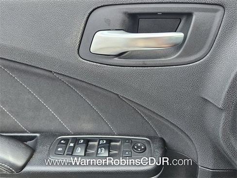Used 2019 Dodge Charger SXT image 29