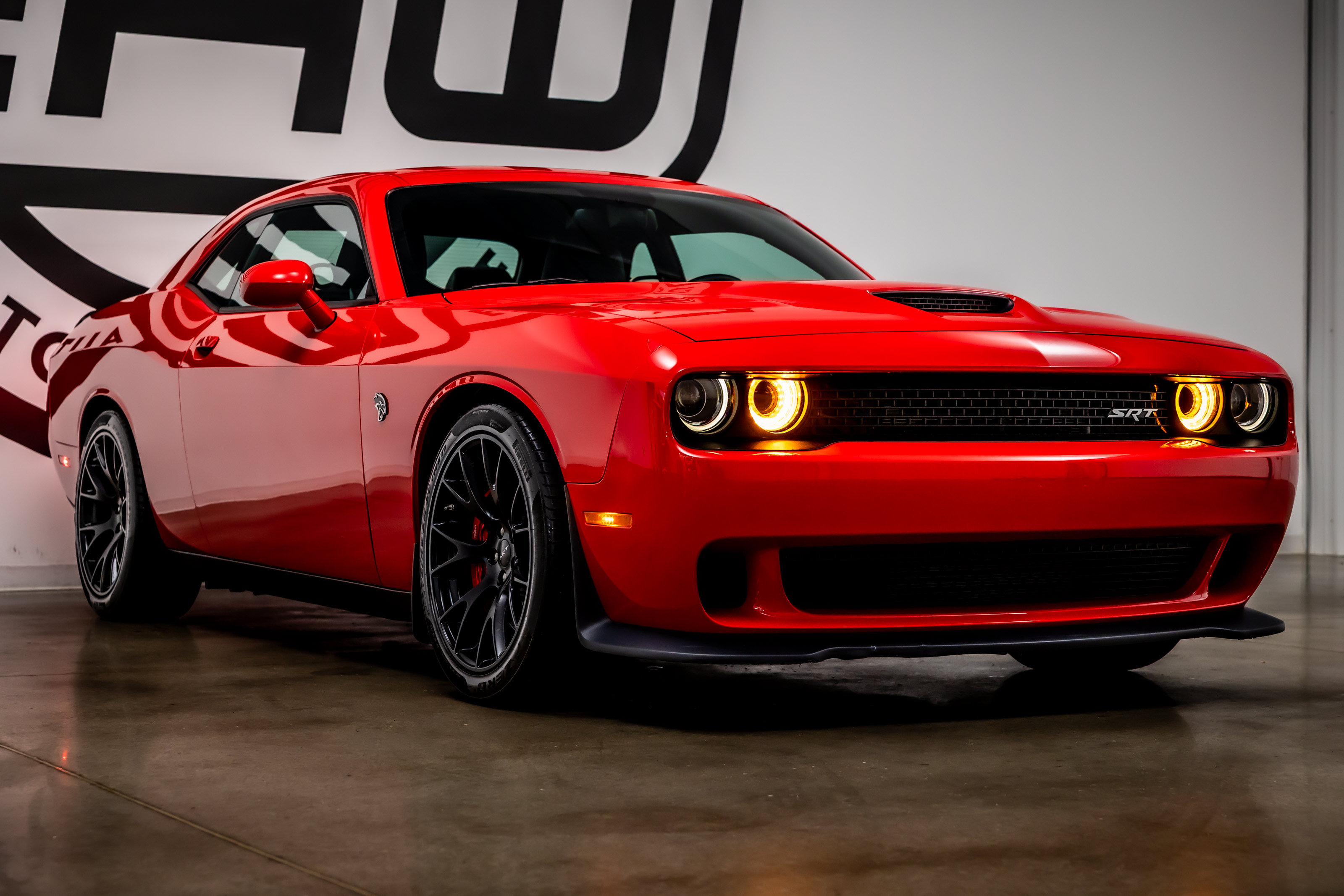 Used 2016 Dodge Challenger SRT Hellcat RWD image 30