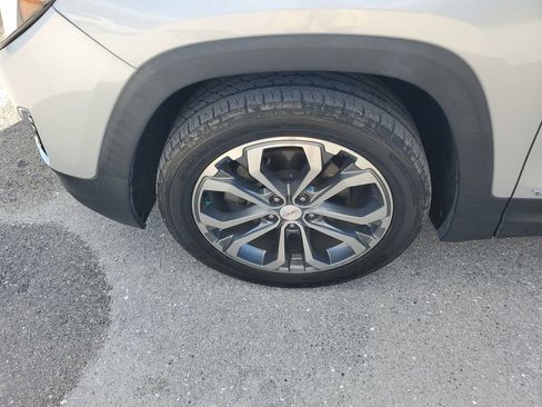 Used 2019 GMC Terrain SLT image 18
