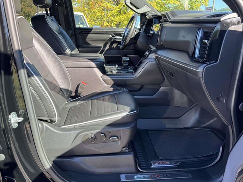 Used 2023 GMC Sierra 1500 AT4X image 13