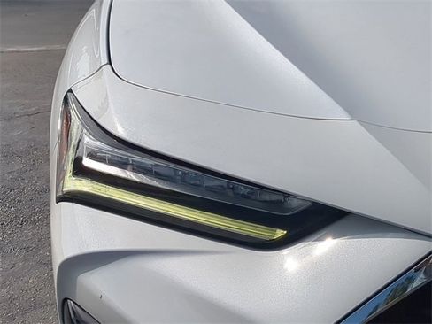 Used 2022 Acura TLX image 10