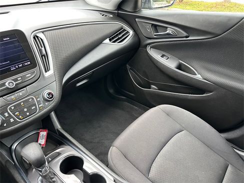 Used 2023 Chevrolet Malibu LT image 28