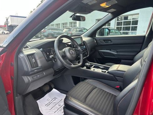 Used 2024 Nissan Pathfinder Rock Creek AWD/4WD image 14