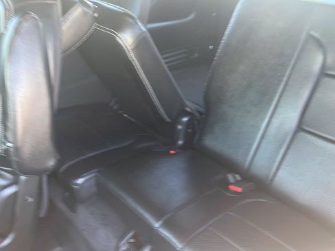 Used 2023 Chevrolet Traverse LT FWD image 17