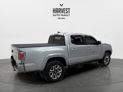 Used 2018 Toyota Tacoma Limited AWD/4WD image 7