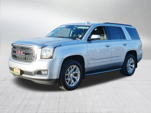 Used 2017 GMC Yukon SLT w/ HD Trailering Package image 3